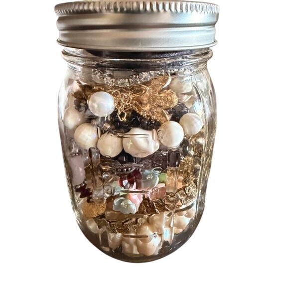 Classic Glamour Mystery Jewelry Jar - Picture 5 of 7